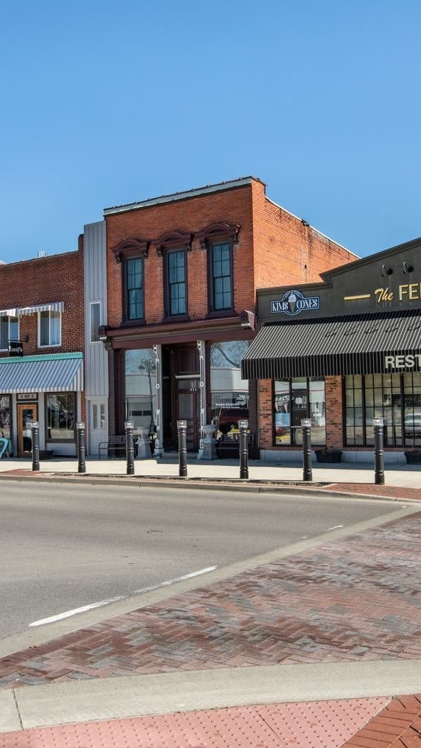 Homes For Sale in Fenton, Michigan 48430 Jennifer Lasco Real Estate